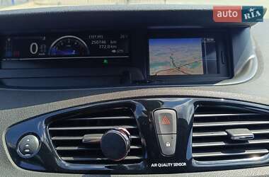 Минивэн Renault Grand Scenic 2013 в 