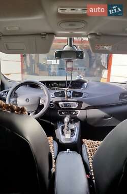 Минивэн Renault Grand Scenic 2016 в 