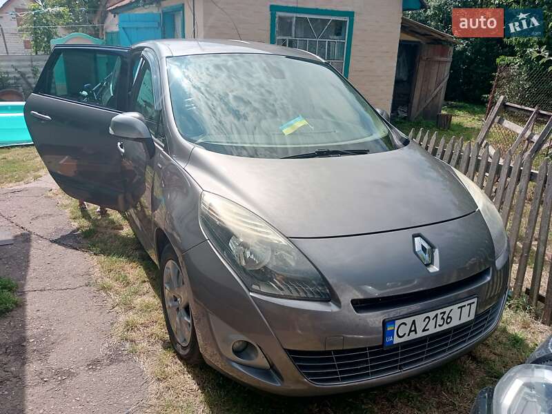 Renault Grand Scenic 2011