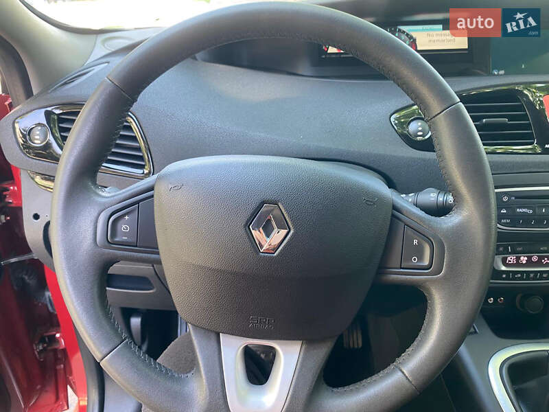 Мінівен Renault Grand Scenic 2011 в Рівному фото 30 Мінівен Renault Grand Scenic 2011 в Рівному