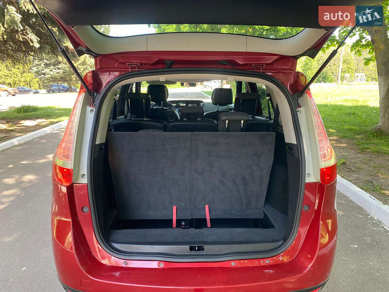 Мінівен Renault Grand Scenic 2011 в Рівному фото 37 Мінівен Renault Grand Scenic 2011 в Рівному