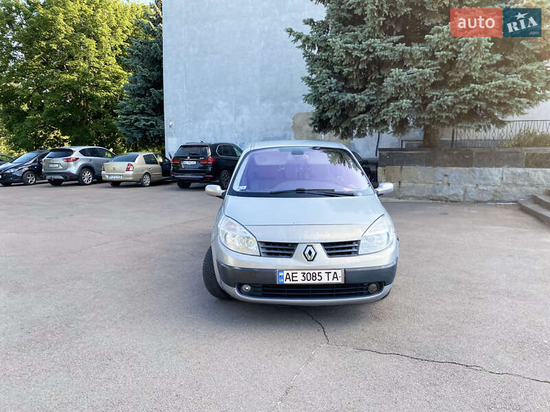 Минивэн Renault Grand Scenic 2004 в Ровно