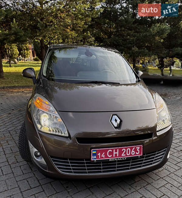 Минивэн Renault Grand Scenic 2010 в Дрогобыче