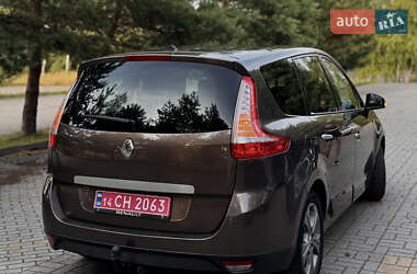 Минивэн Renault Grand Scenic 2010 в 