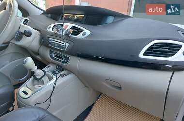 Минивэн Renault Grand Scenic 2009 в 