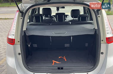 Минивэн Renault Grand Scenic 2012 в 