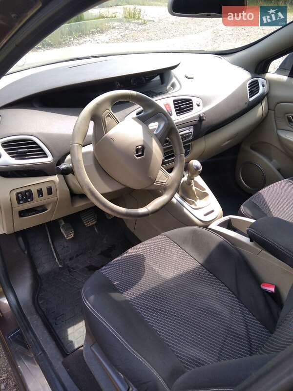 Минивэн Renault Grand Scenic 2010 в Бориславе