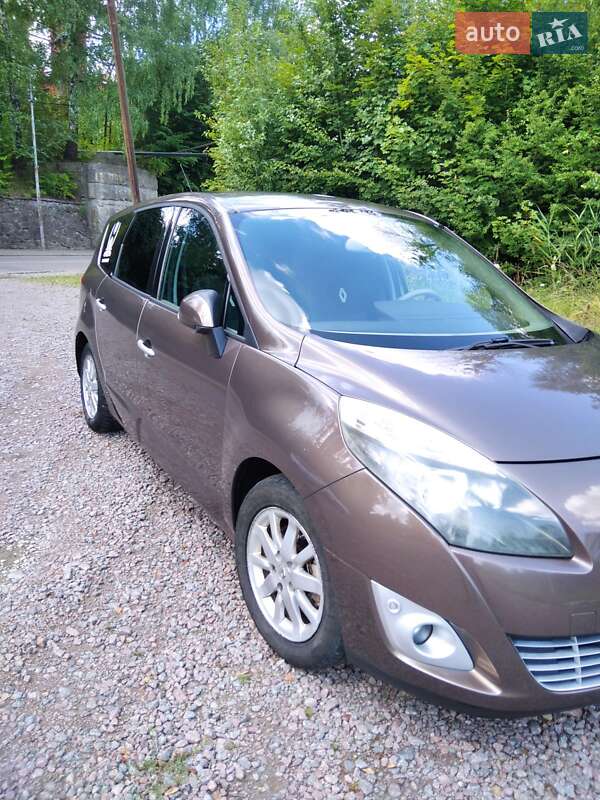 Минивэн Renault Grand Scenic 2010 в Бориславе
