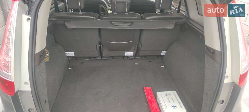 Минивэн Renault Grand Scenic 2011 в Буче