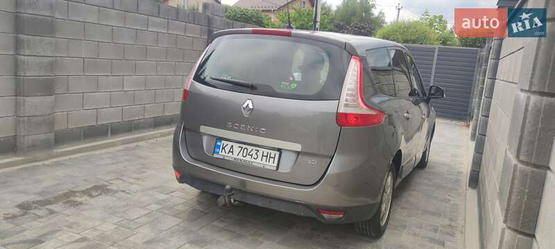 Минивэн Renault Grand Scenic 2011 в Буче