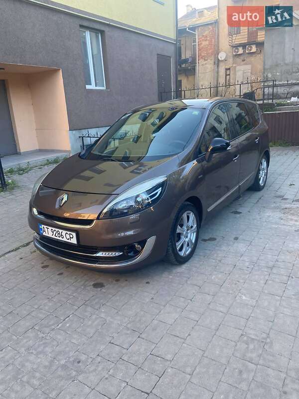 Мінівен Renault Grand Scenic 2012 в 