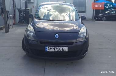 Минивэн Renault Grand Scenic 2010 в 