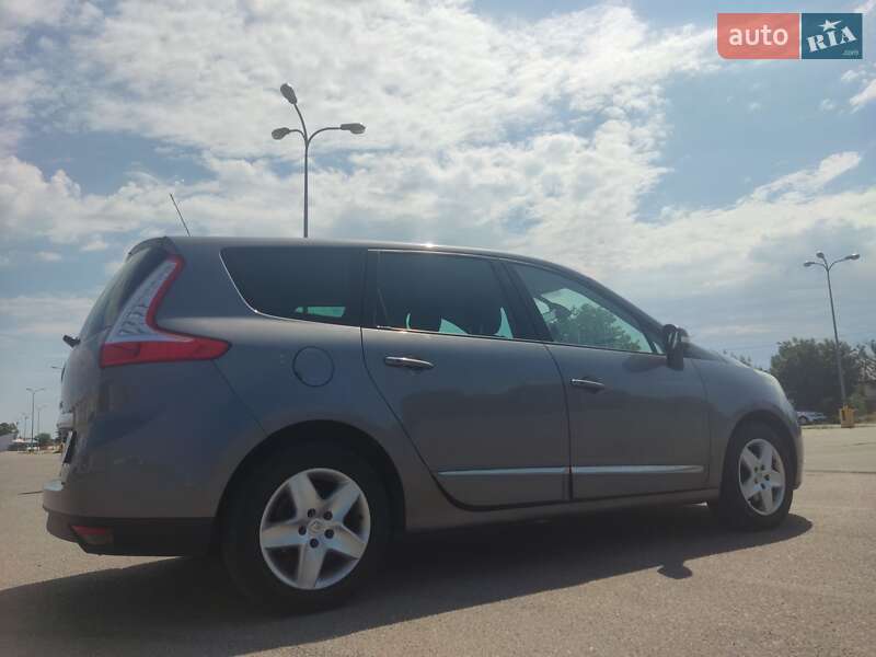 Минивэн Renault Grand Scenic 2015 в Одессе фото Минивэн Renault Grand Scenic 2015 в Одессе