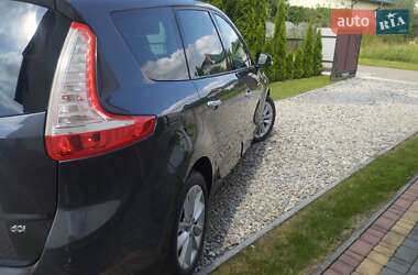 Минивэн Renault Grand Scenic 2011 в 