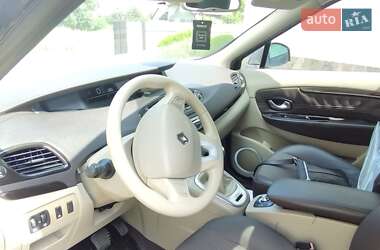 Минивэн Renault Grand Scenic 2011 в 