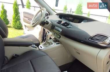 Минивэн Renault Grand Scenic 2011 в 