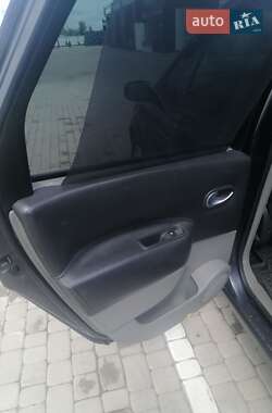 Минивэн Renault Grand Scenic 2004 в 
