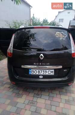 Минивэн Renault Grand Scenic 2012 в 