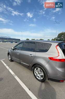 Минивэн Renault Grand Scenic 2009 в 
