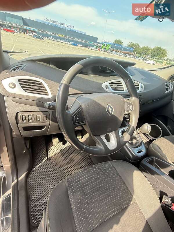 Минивэн Renault Grand Scenic 2009 в Подгородном