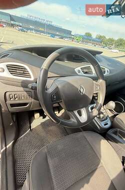 Минивэн Renault Grand Scenic 2009 в 