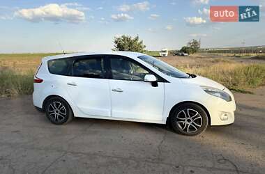 Минивэн Renault Grand Scenic 2010 в 
