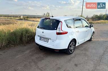 Минивэн Renault Grand Scenic 2010 в 