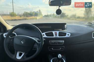 Минивэн Renault Grand Scenic 2010 в 