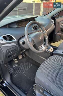 Минивэн Renault Grand Scenic 2011 в 