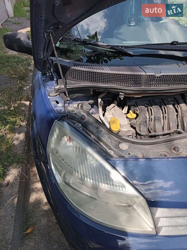 Мінівен Renault Grand Scenic 2004 в Києві