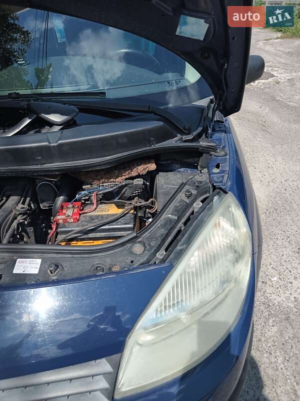 Мінівен Renault Grand Scenic 2004 в Києві