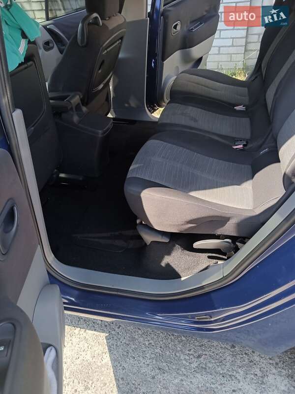 Мінівен Renault Grand Scenic 2004 в Києві