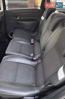 Минивэн Renault Grand Scenic 2011 в 