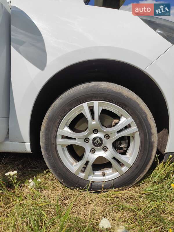 Минивэн Renault Grand Scenic 2013 в Ромнах