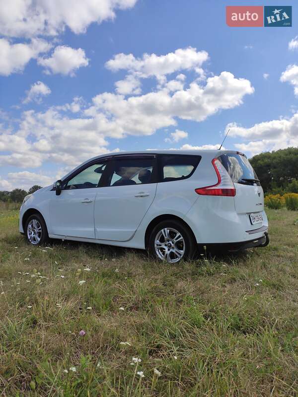 Минивэн Renault Grand Scenic 2013 в Ромнах