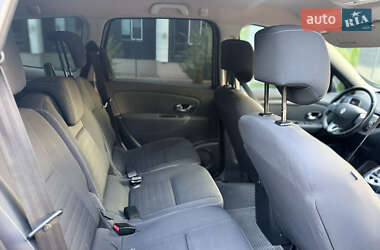 Минивэн Renault Grand Scenic 2015 в 