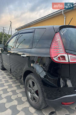 Минивэн Renault Grand Scenic 2010 в 