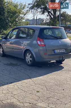 Минивэн Renault Grand Scenic 2004 в 