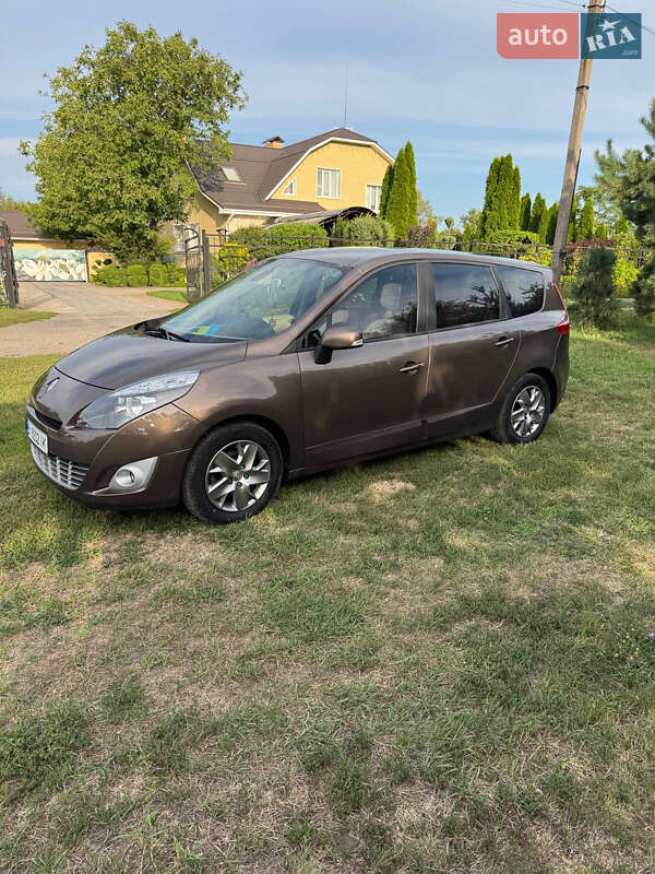 Мінівен Renault Grand Scenic 2011 в Кременчуці фото 9 Мінівен Renault Grand Scenic 2011 в Кременчуці