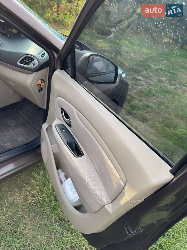 Мінівен Renault Grand Scenic 2011 в Кременчуці фото 21 Мінівен Renault Grand Scenic 2011 в Кременчуці