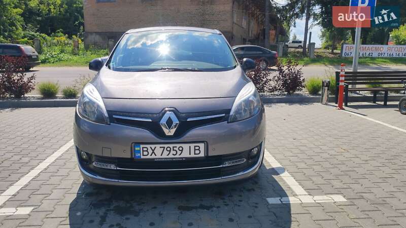 Минивэн Renault Grand Scenic 2013 в 