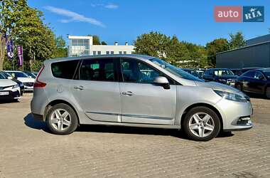 Минивэн Renault Grand Scenic 2015 в 