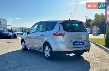 Минивэн Renault Grand Scenic 2015 в 
