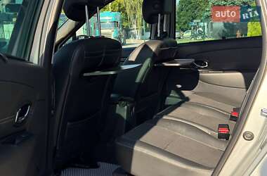 Минивэн Renault Grand Scenic 2015 в 