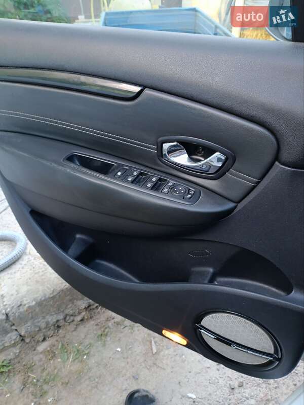 Мінівен Renault Grand Scenic 2015 в Пустомитах