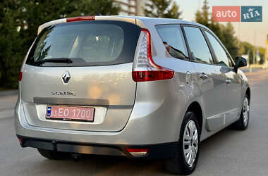 Минивэн Renault Grand Scenic 2012 в 