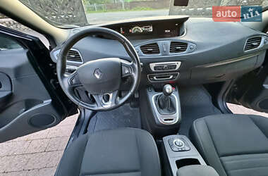 Минивэн Renault Grand Scenic 2014 в 