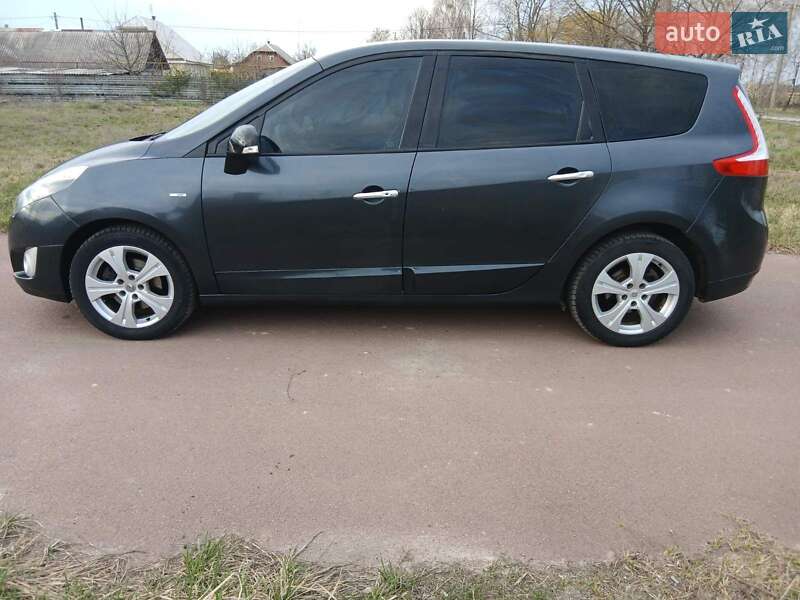 Renault Grand Scenic 2011