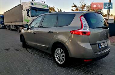 Минивэн Renault Grand Scenic 2011 в 
