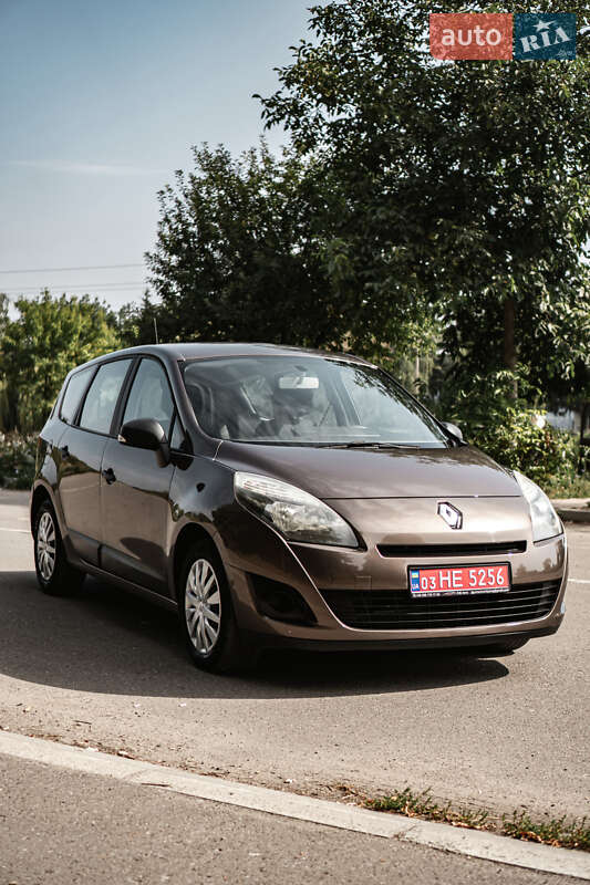 Мінівен Renault Grand Scenic 2010 в Бурштині
